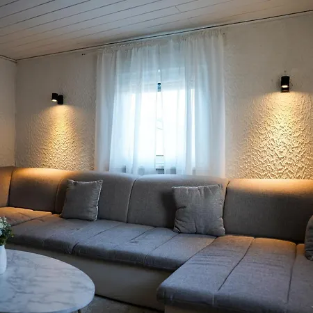 Apartment 2-geschossiges Comfort Mit Balkon, Netflix Und Großzügiger Küche Für Teams Und Familien *
