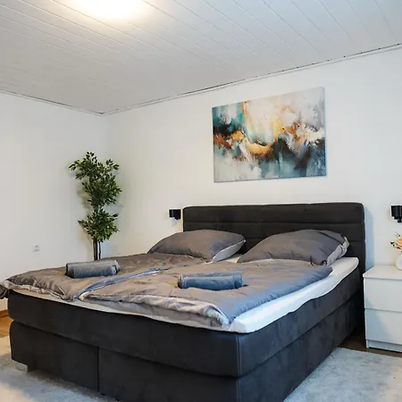 2-geschossiges Comfort Mit Balkon, Netflix Und Großzügiger Küche Für Teams Und Familien Kaiserslautern