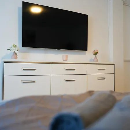 Апартаменты 2-geschossiges Comfort Mit Balkon, Netflix Und Grosszuegiger Kueche Fuer Teams Und Familien Кайзерслаутерн