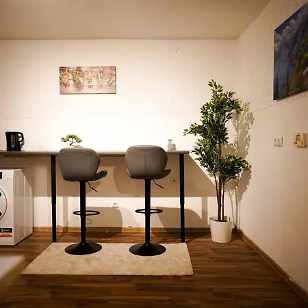 2-geschossiges Comfort Mit Balkon, Netflix Und Grosszuegiger Kueche Fuer Teams Und Familien * Kaiserslautern