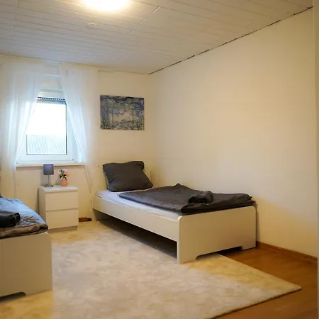 2-geschossiges Comfort Mit Balkon, Netflix Und Grosszuegiger Kueche Fuer Teams Und Familien * Kaiserslautern