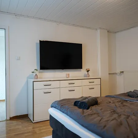2-geschossiges Comfort Mit Balkon, Netflix Und Grosszuegiger Kueche Fuer Teams Und Familien * Kaiserslautern